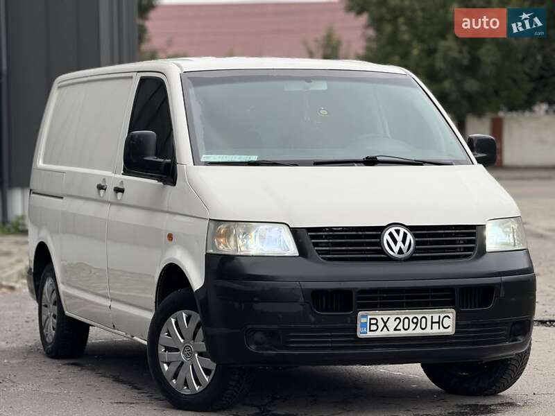 Вантажний фургон Volkswagen Transporter 2005 в  фото Вантажний фургон Volkswagen Transporter 2005 в
