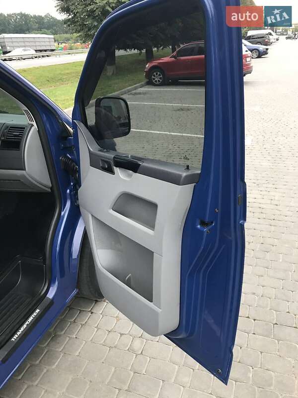 Минивэн Volkswagen Transporter 2006 в Виннице