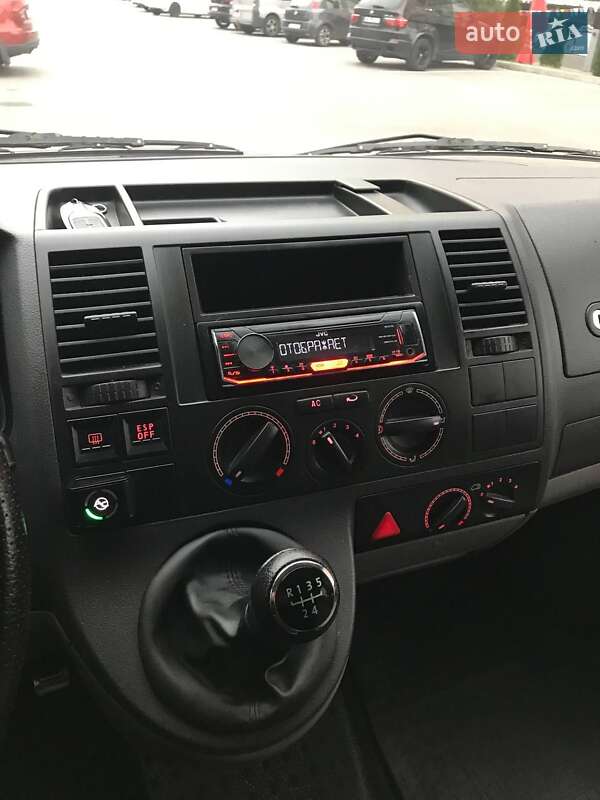 Минивэн Volkswagen Transporter 2006 в Виннице