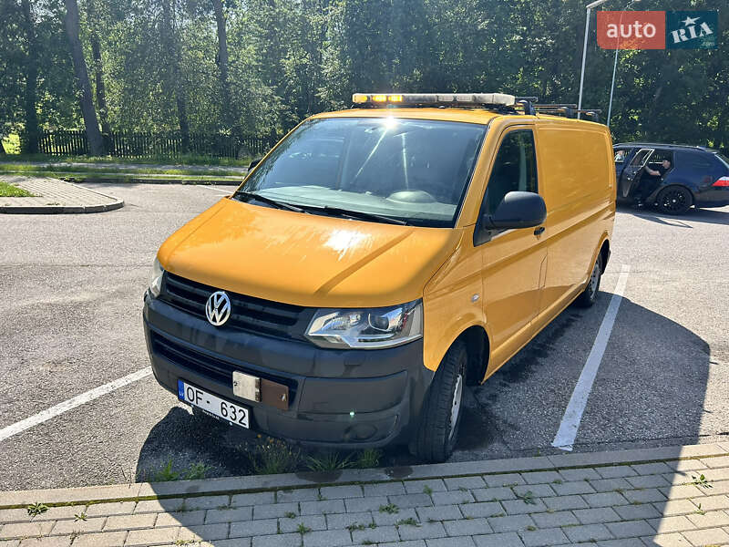 Грузовой фургон Volkswagen Transporter 2015 в Киеве