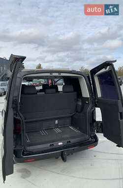 Минивэн Volkswagen Transporter 2009 в 
