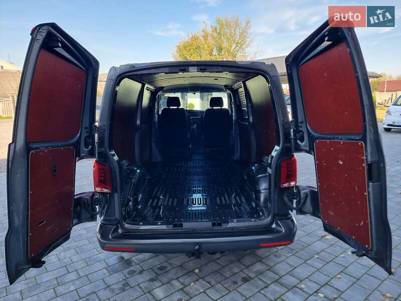 Грузовой фургон Volkswagen Transporter 2020 в Радивилове