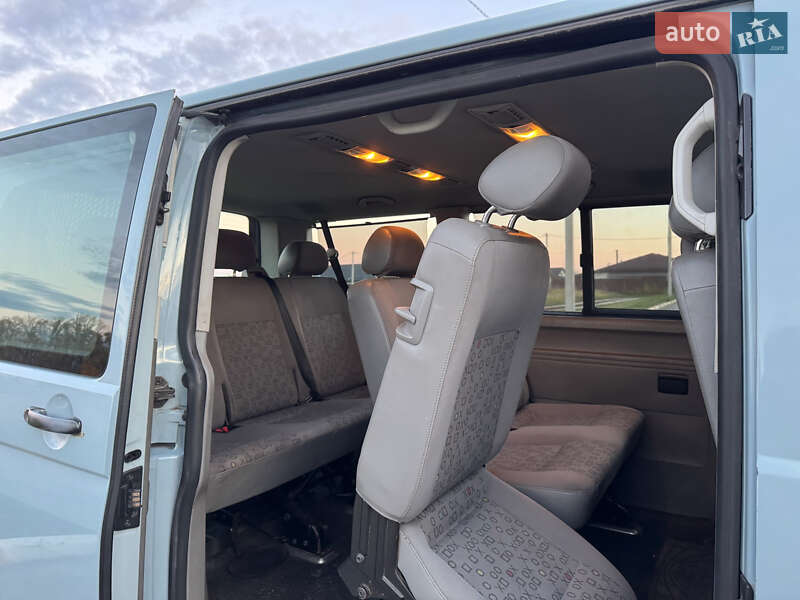Минивэн Volkswagen Transporter 2006 в Софиевской Борщаговке