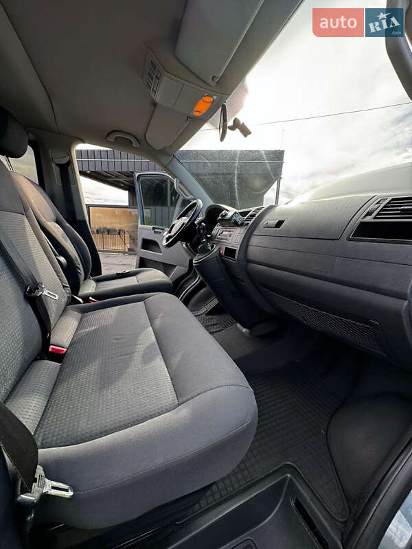 Мінівен Volkswagen Transporter 2008 в Яворові