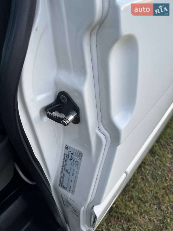 Мінівен Volkswagen Transporter 2001 в Рівному фото 29 Мінівен Volkswagen Transporter 2001 в Рівному