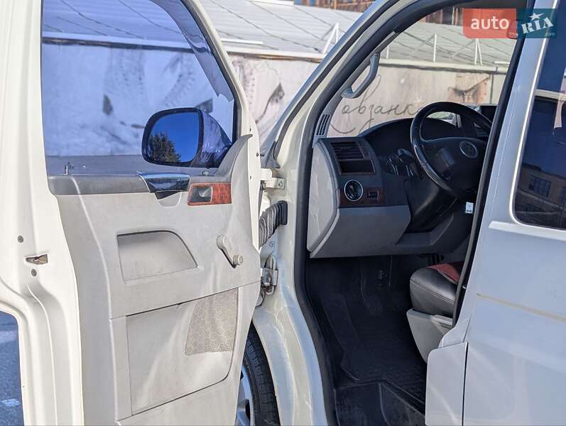 Мінівен Volkswagen Transporter 2004 в Києві