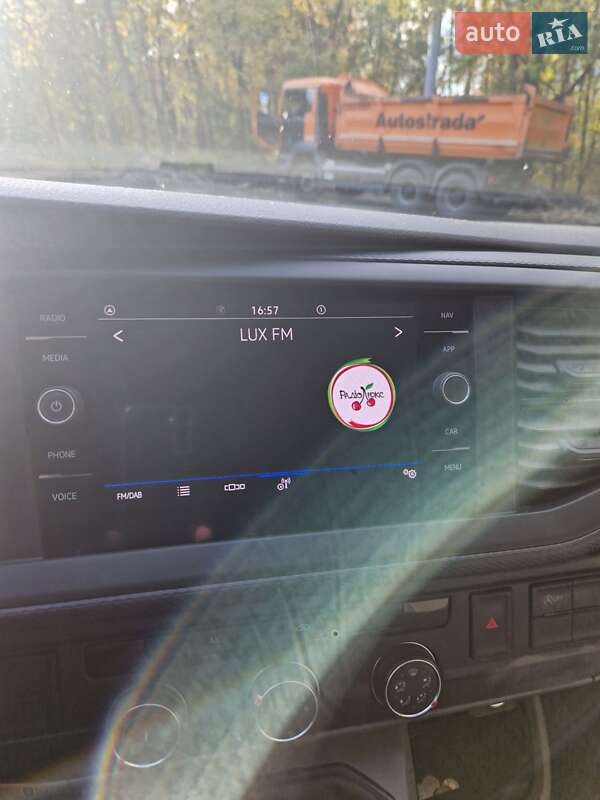 Мінівен Volkswagen Transporter 2021 в Києві