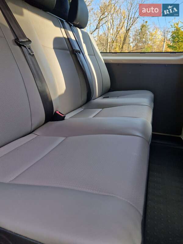 Мінівен Volkswagen Transporter 2021 в Києві
