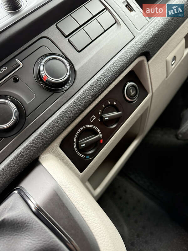 Вантажний фургон Volkswagen Transporter 2018 в Луцьку