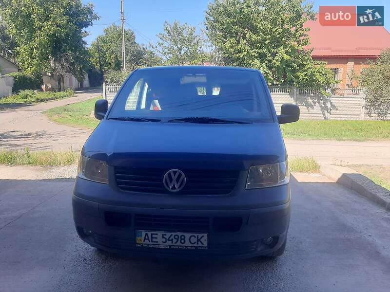 Вантажний фургон Volkswagen Transporter 2006 в Кривому Розі
