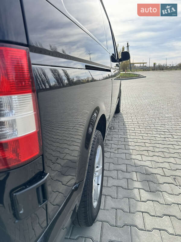Грузовой фургон Volkswagen Transporter 2013 в Врадиевке