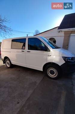 Грузовой фургон Volkswagen Transporter 2015 в Оратове