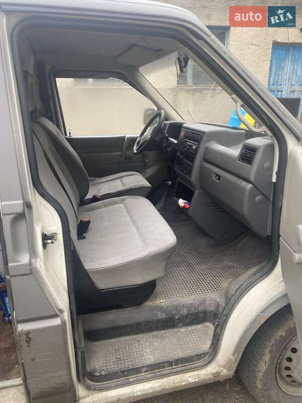 Вантажний фургон Volkswagen Transporter 2001 в Новомосковську фото 15 Вантажний фургон Volkswagen Transporter 2001 в Новомосковську