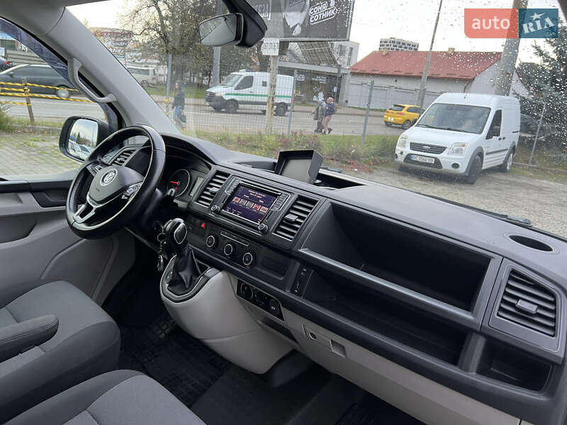 Мінівен Volkswagen Transporter 2017 в Львові