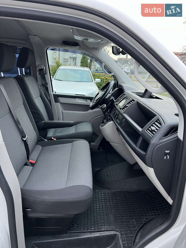 Мінівен Volkswagen Transporter 2017 в Львові