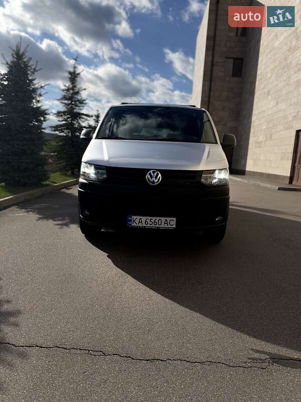 Грузовой фургон Volkswagen Transporter 2010 в Киеве