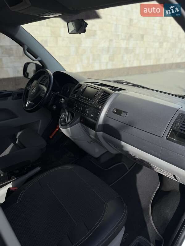 Грузовой фургон Volkswagen Transporter 2010 в Киеве