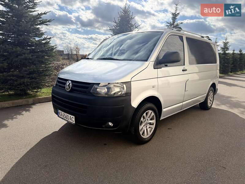 Грузовой фургон Volkswagen Transporter 2010 в Киеве