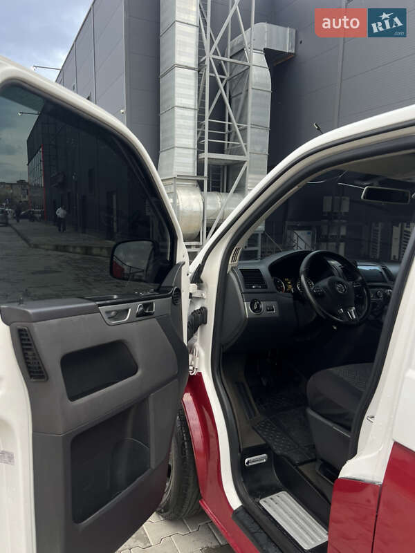 Минивэн Volkswagen Transporter 2010 в Калуше