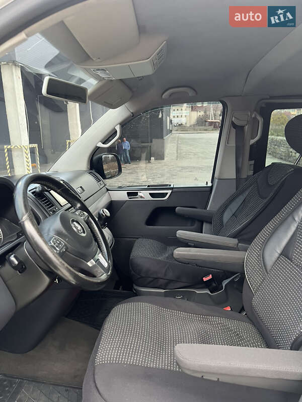 Минивэн Volkswagen Transporter 2010 в Калуше