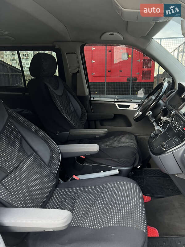 Минивэн Volkswagen Transporter 2010 в Калуше