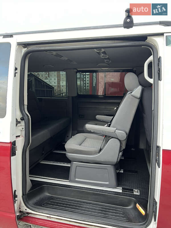 Минивэн Volkswagen Transporter 2010 в Калуше