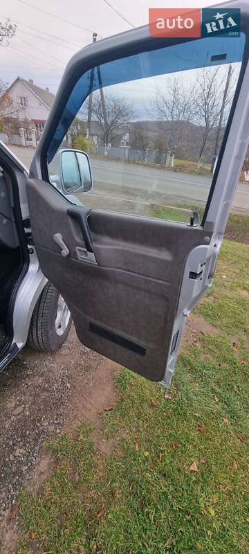 Минивэн Volkswagen Transporter 2001 в Черновцах