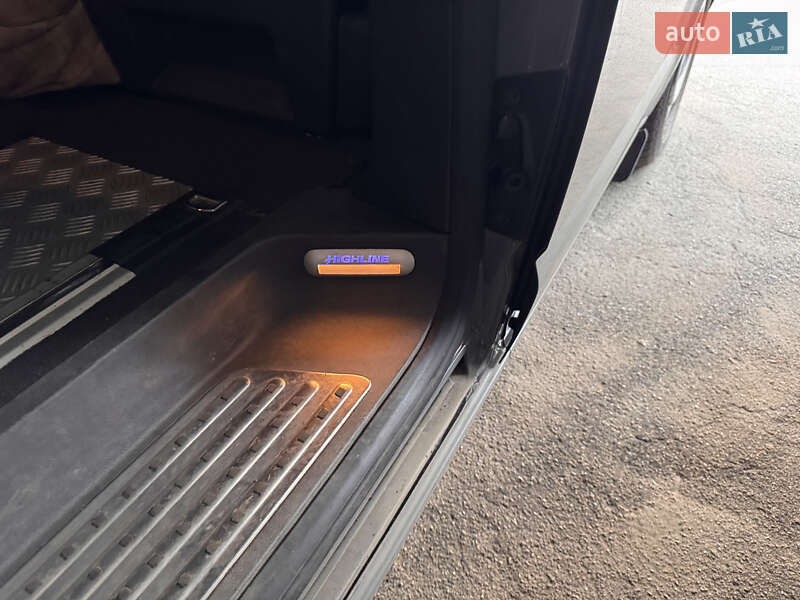 Минивэн Volkswagen Transporter 2016 в Киеве