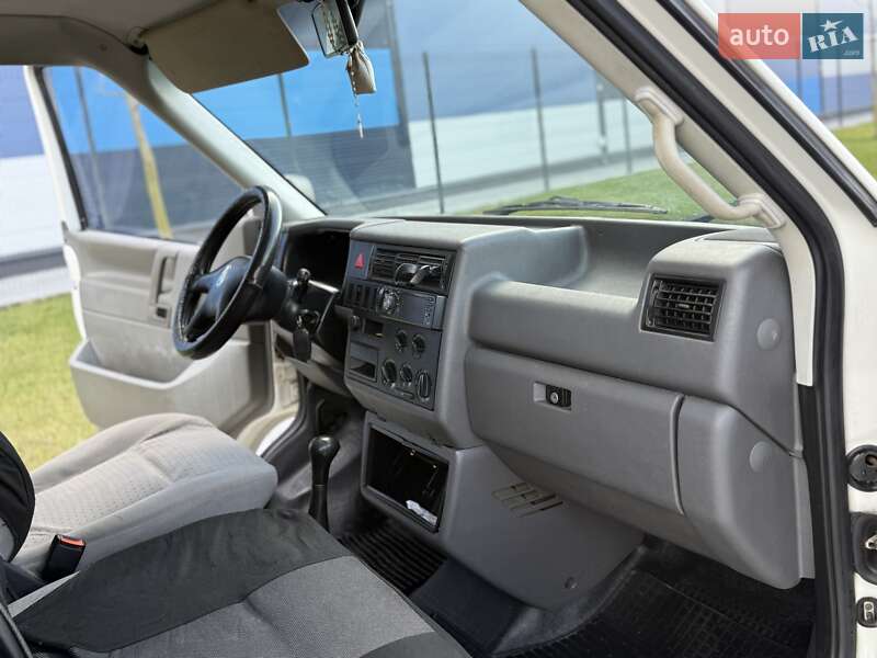 Минивэн Volkswagen Transporter 2000 в Львове