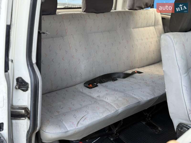 Минивэн Volkswagen Transporter 2000 в Львове