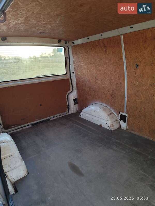 Другие грузовики Volkswagen Transporter 2001 в Херсоне
