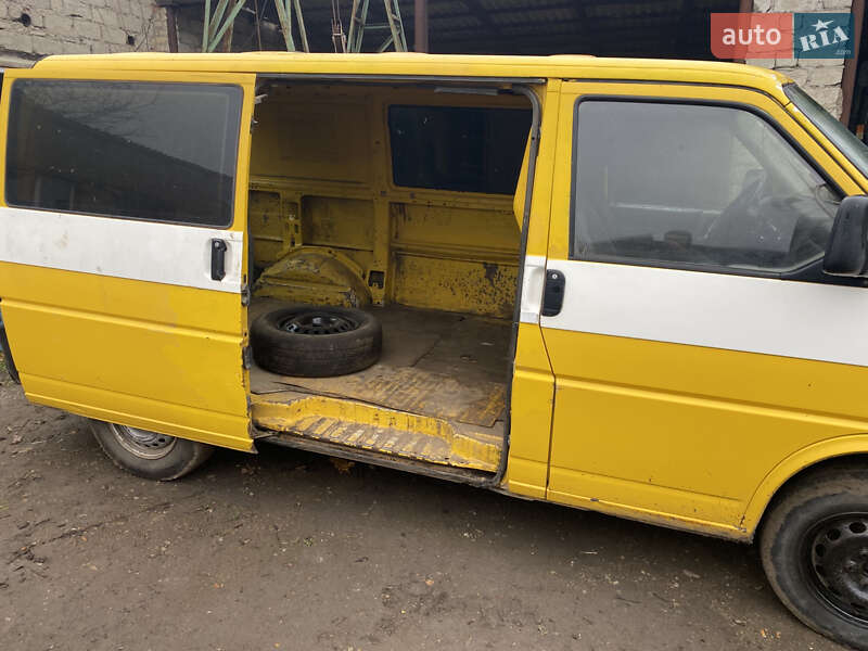 Вантажний фургон Volkswagen Transporter 2001 в Первомайську