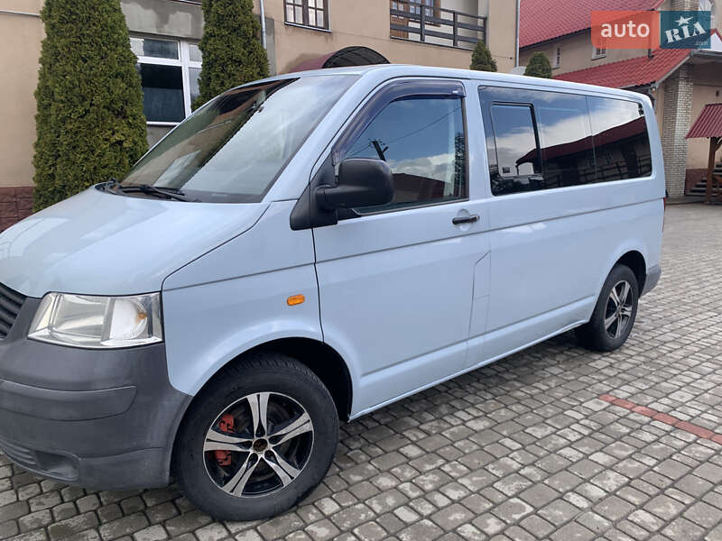 Мінівен Volkswagen Transporter 2003 в Сваляві