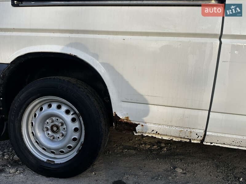 Вантажопасажирський фургон Volkswagen Transporter 1996 в Летичіві