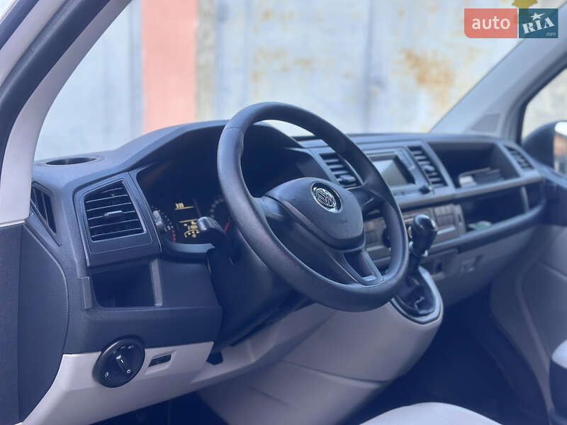Грузовой фургон Volkswagen Transporter 2017 в Дубно