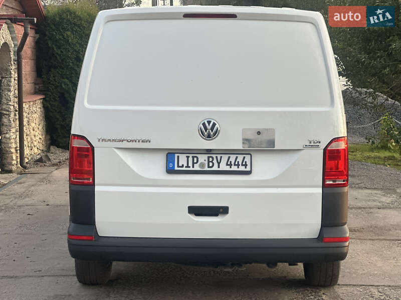 Вантажний фургон Volkswagen Transporter 2016 в Дубні