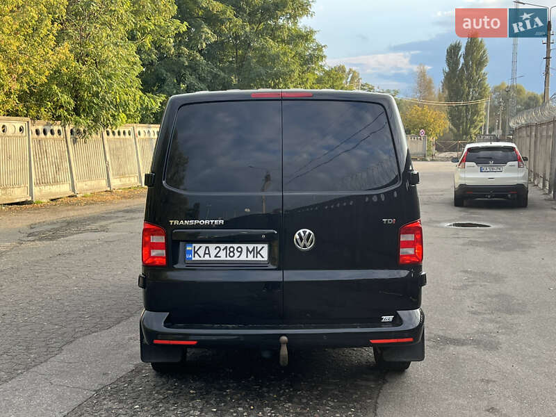 Вантажний фургон Volkswagen Transporter 2017 в Києві