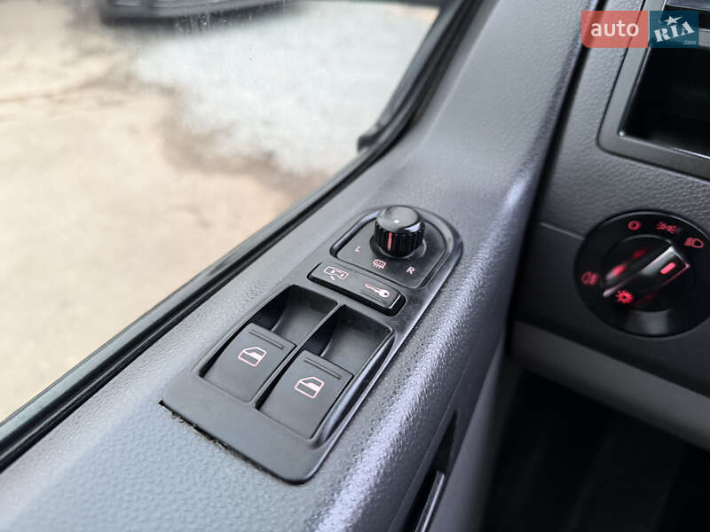 Мінівен Volkswagen Transporter 2005 в Рівному фото 38 Мінівен Volkswagen Transporter 2005 в Рівному