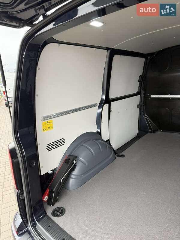 Вантажний фургон Volkswagen Transporter 2021 в Києві фото 144 Вантажний фургон Volkswagen Transporter 2021 в Києві