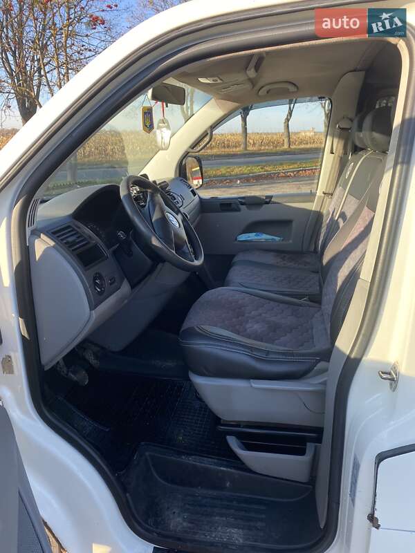 Минивэн Volkswagen Transporter 2004 в Владимире