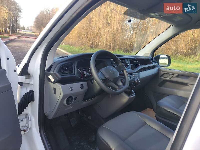 Мінівен Volkswagen Transporter 2021 в Дубні