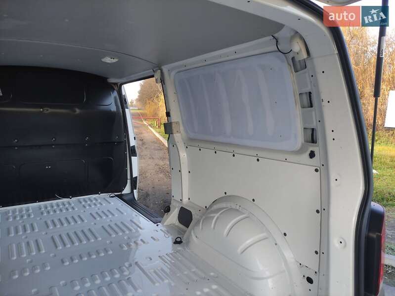 Мінівен Volkswagen Transporter 2021 в Дубні