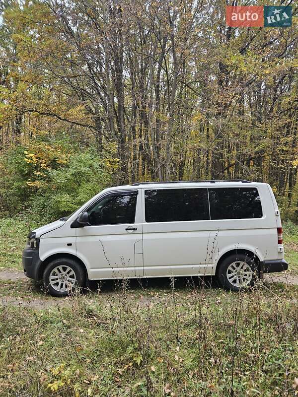 Мінівен Volkswagen Transporter 2010 в Ладижині
