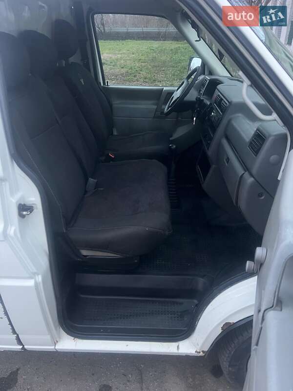 Грузовой фургон Volkswagen Transporter 2003 в Хмельницком