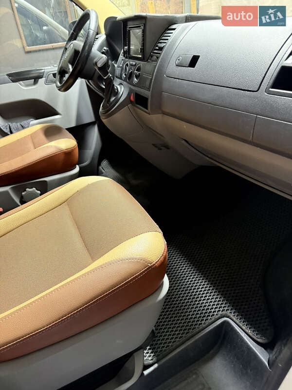 Мікроавтобус Volkswagen Transporter 2007 в Умані