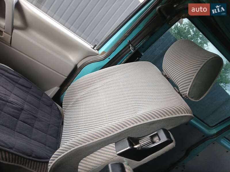 Минивэн Volkswagen Transporter 1996 в Самборе