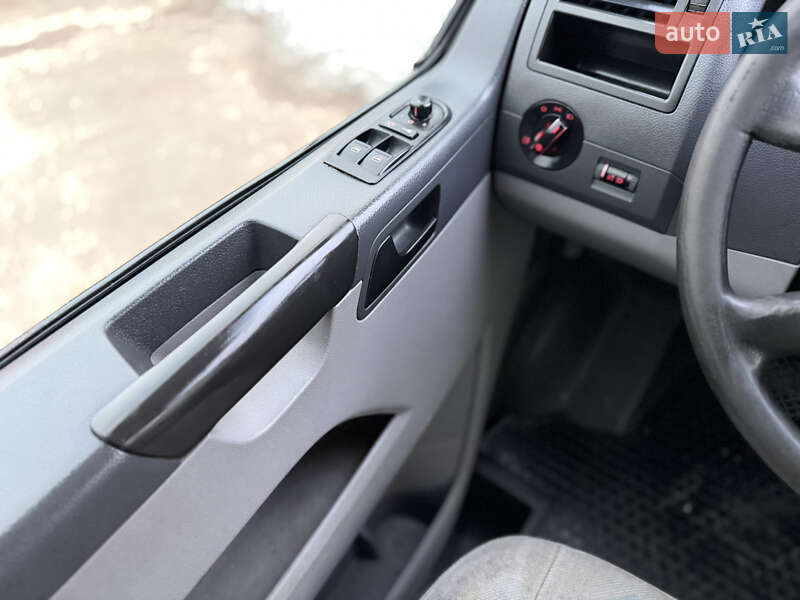 Минивэн Volkswagen Transporter 2005 в Ровно фото 33 Минивэн Volkswagen Transporter 2005 в Ровно