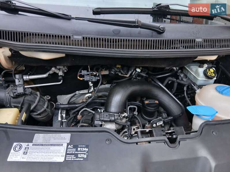 Мінівен Volkswagen Transporter 2012 в Чорткові