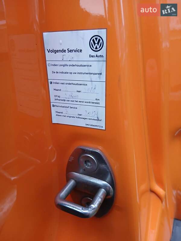 Мінівен Volkswagen Transporter 2012 в Чорткові