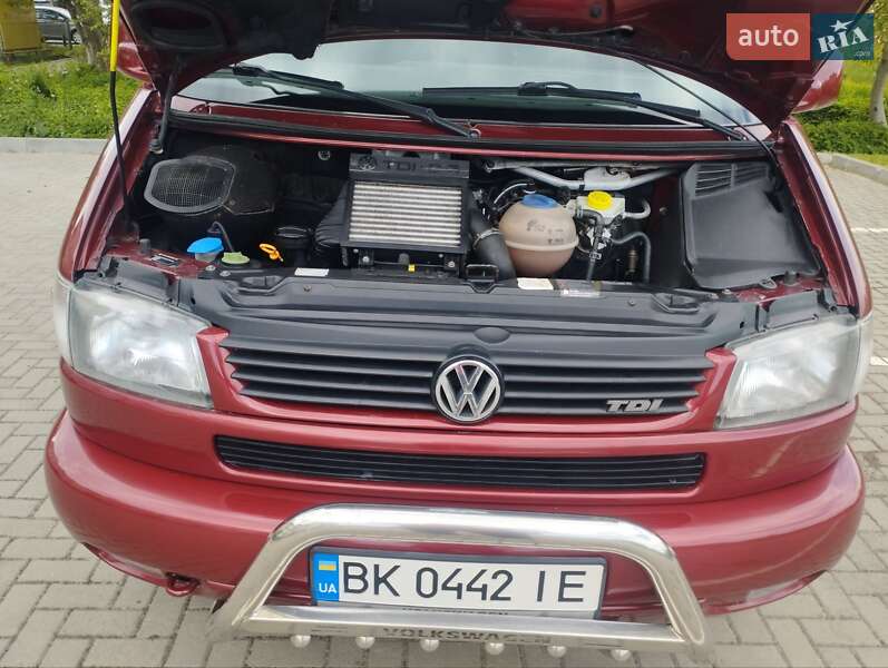 Мінівен Volkswagen Transporter 2001 в Дубні